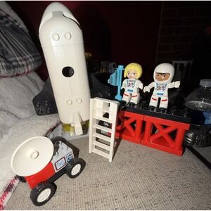 LEGO DUPLO Space Rocket Shuttle Astronauts Launch Pad Lot Figures